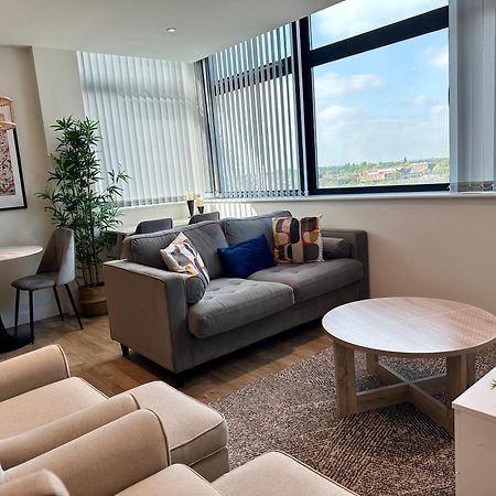 Lovely 1 Bed Apartment - Old Trafford Manchester Buitenkant foto